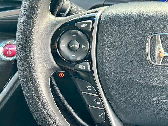 オデッセイハイブリッド ハイブリッドアブソルート・ホンダセンシンアドバンスＰ　禁煙／衝突被害軽減システム／メーカーオプションナビ／フルセグ／ＨＤＭＩ入力／ＣＤ／ＤＶＤ／Ｂｌｕｅｔｏｏｔｈ／全方位カメラ／両側電動スライド／ハーフレザーシート／ＬＥＤライト／純正アルミ／ＥＴＣ（15枚目）