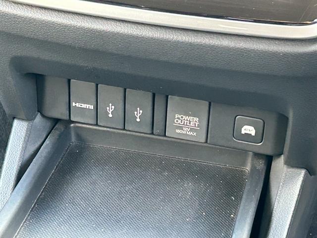 オデッセイハイブリッド ハイブリッドアブソルート・ホンダセンシンアドバンスＰ　禁煙／衝突被害軽減システム／メーカーオプションナビ／フルセグ／ＨＤＭＩ入力／ＣＤ／ＤＶＤ／Ｂｌｕｅｔｏｏｔｈ／全方位カメラ／両側電動スライド／ハーフレザーシート／ＬＥＤライト／純正アルミ／ＥＴＣ（24枚目）