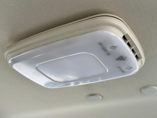 オデッセイハイブリッド ハイブリッドアブソルート・ホンダセンシンアドバンスＰ　禁煙／衝突被害軽減システム／メーカーオプションナビ／フルセグ／ＨＤＭＩ入力／ＣＤ／ＤＶＤ／Ｂｌｕｅｔｏｏｔｈ／全方位カメラ／両側電動スライド／ハーフレザーシート／ＬＥＤライト／純正アルミ／ＥＴＣ（25枚目）