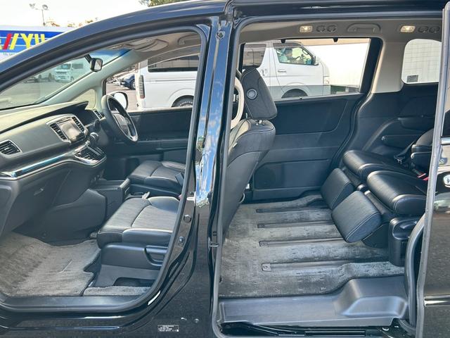 オデッセイハイブリッド ハイブリッドアブソルート・ホンダセンシンアドバンスＰ　禁煙／衝突被害軽減システム／メーカーオプションナビ／フルセグ／ＨＤＭＩ入力／ＣＤ／ＤＶＤ／Ｂｌｕｅｔｏｏｔｈ／全方位カメラ／両側電動スライド／ハーフレザーシート／ＬＥＤライト／純正アルミ／ＥＴＣ（33枚目）