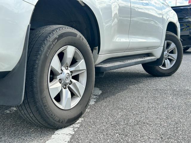 ランドクルーザープラド ＴＸ　下取り直販車／衝突軽減ブレーキ／アルパイン９型ナビ＆前後ドラレコ／バックカメラ／追従クルコン／Ｂｌｕｅｔｏｏｔｈオーディオ／ルーフレール／純正アルミ／レーンキープアシスト／コーナーセンサー／１オーナー（35枚目）