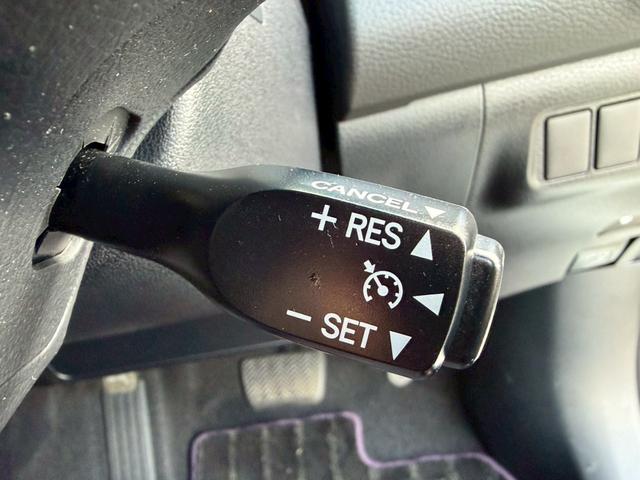 ハリアー プレミアム　スタイルモーヴ　禁煙／サンルーフ／　モデリスタエアロ／前後ドラレコ／アルパイン９型ナビ／バックカメラ／ＣＤ／ＤＶＤ／Ｂｌｕｅｔｏｏｔｈ／レーンアシスト／クルーズコントロール／ヒーター付ハーフレザーシート／電動リアゲート／純正アルミ（17枚目）