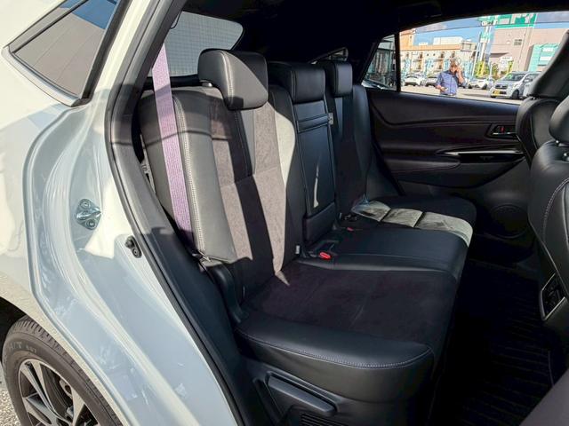 ハリアー プレミアム　スタイルモーヴ　禁煙／サンルーフ／　モデリスタエアロ／前後ドラレコ／アルパイン９型ナビ／バックカメラ／ＣＤ／ＤＶＤ／Ｂｌｕｅｔｏｏｔｈ／レーンアシスト／クルーズコントロール／ヒーター付ハーフレザーシート／電動リアゲート／純正アルミ（34枚目）