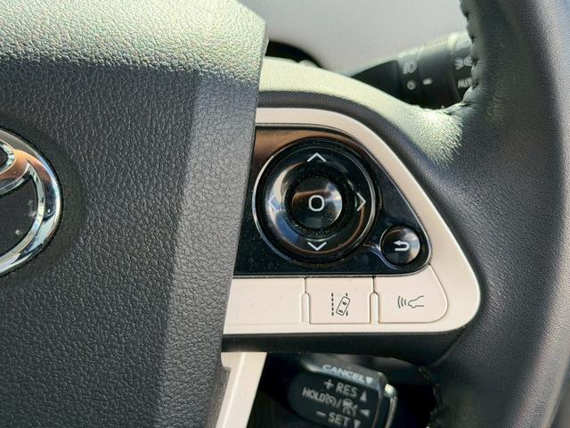 プリウス Ｓセーフティプラス　禁煙／１オーナー／純正ドラレコ／衝突被害軽減システム／コーナーセンサー／追従型クルコン／純正９型ナビ／フルセグ／ＣＤ／ＤＶＤ／Ｂｌｕｅｔｏｏｔｈ／バックカメラ／ＬＥＤオートライト／ＥＴＣ２．０（16枚目）