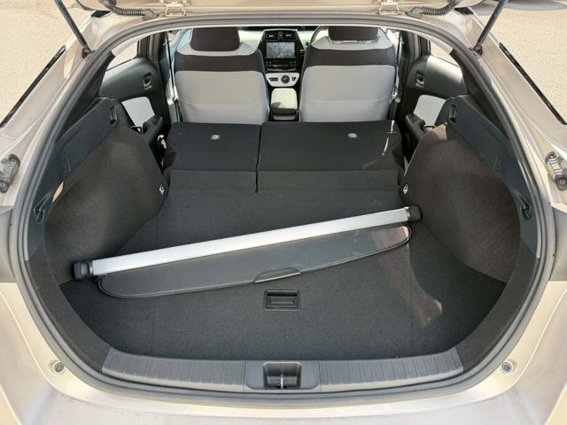 プリウス Ｓセーフティプラス　禁煙／１オーナー／純正ドラレコ／衝突被害軽減システム／コーナーセンサー／追従型クルコン／純正９型ナビ／フルセグ／ＣＤ／ＤＶＤ／Ｂｌｕｅｔｏｏｔｈ／バックカメラ／ＬＥＤオートライト／ＥＴＣ２．０（35枚目）