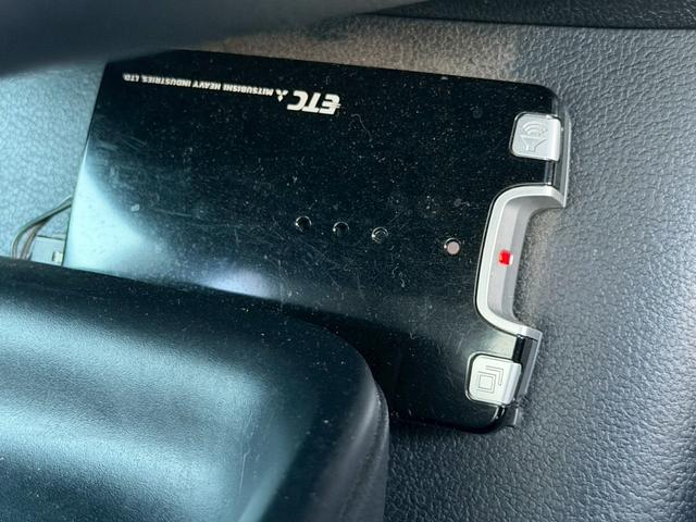 プリウス Ｓ　☆千葉店仕入☆禁煙／１オーナー／クラリオン製７型ナビ／フルセグ／ＣＤ／ＤＶＤ／Ｂｌｕｅｔｏｏｔｈ／バックカメラ／ＬＥＤオートライト／フォグランプ／オートエアコン／ＥＴＣ／保証書／スペアキー（18枚目）