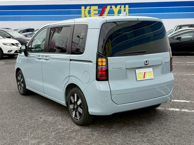 フリード e:HEVエアー EX☆登録済未使用車☆純正11.4型ナビ/ 全方位カメラ/衝突被害軽減システム/コーナーセンサー/ブラインドスポットモニター/追従型クルコン/ヒーター付ハーフレザーシート/LEDオートライト/純正アルミ/ETC2.0/リアクーラー/保証書(9枚目)