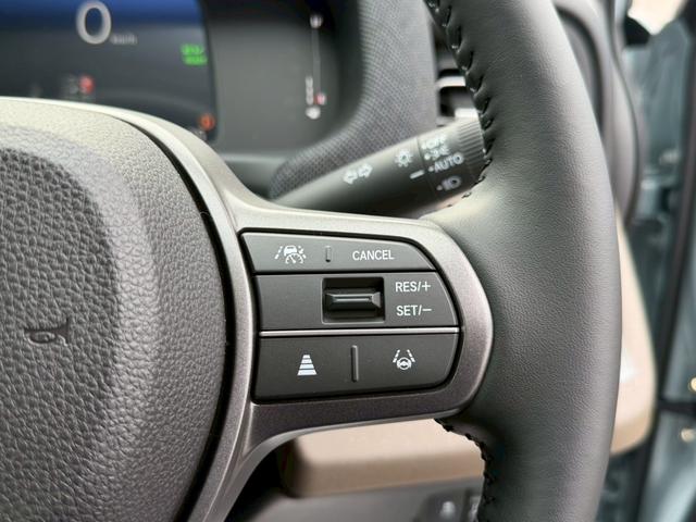 フリード e:HEVエアー EX☆登録済未使用車☆純正11.4型ナビ/ 全方位カメラ/衝突被害軽減システム/コーナーセンサー/ブラインドスポットモニター/追従型クルコン/ヒーター付ハーフレザーシート/LEDオートライト/純正アルミ/ETC2.0/リアクーラー/保証書(17枚目)