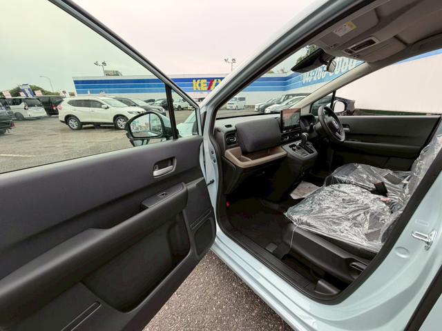 フリード e:HEVエアー EX☆登録済未使用車☆純正11.4型ナビ/ 全方位カメラ/衝突被害軽減システム/コーナーセンサー/ブラインドスポットモニター/追従型クルコン/ヒーター付ハーフレザーシート/LEDオートライト/純正アルミ/ETC2.0/リアクーラー/保証書(35枚目)