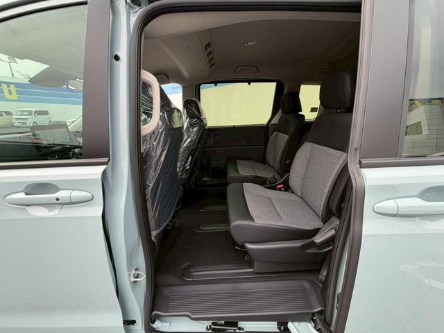 フリード e:HEVエアー EX☆登録済未使用車☆純正11.4型ナビ/ 全方位カメラ/衝突被害軽減システム/コーナーセンサー/ブラインドスポットモニター/追従型クルコン/ヒーター付ハーフレザーシート/LEDオートライト/純正アルミ/ETC2.0/リアクーラー/保証書(37枚目)