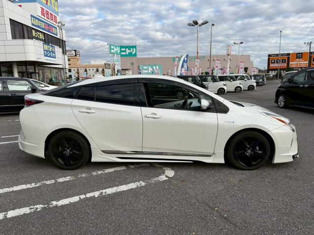 プリウス Ｓセーフティプラス　禁煙／モデリスタフルエアロ／衝突被害軽減システム／レーンアシスト／追従型クルコン／アルパイン７型ナビ／フルセグ／ＣＤ／ＤＶＤ／Ｂｌｕｅｔｏｏｔｈ／バックカメラ／ＬＥＤオートライト／純正アルミ／ＥＴＣ（7枚目）