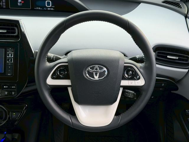 プリウス Ｓセーフティプラス　禁煙／モデリスタフルエアロ／衝突被害軽減システム／レーンアシスト／追従型クルコン／アルパイン７型ナビ／フルセグ／ＣＤ／ＤＶＤ／Ｂｌｕｅｔｏｏｔｈ／バックカメラ／ＬＥＤオートライト／純正アルミ／ＥＴＣ（13枚目）