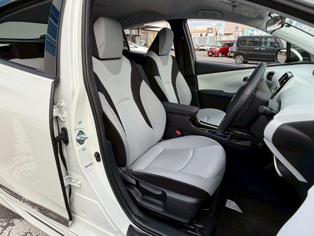 プリウス Ｓセーフティプラス　禁煙／モデリスタフルエアロ／衝突被害軽減システム／レーンアシスト／追従型クルコン／アルパイン７型ナビ／フルセグ／ＣＤ／ＤＶＤ／Ｂｌｕｅｔｏｏｔｈ／バックカメラ／ＬＥＤオートライト／純正アルミ／ＥＴＣ（25枚目）