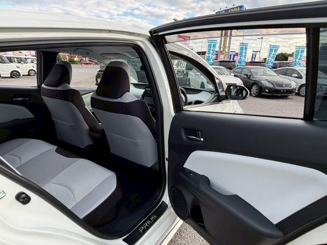 プリウス Ｓセーフティプラス　禁煙／モデリスタフルエアロ／衝突被害軽減システム／レーンアシスト／追従型クルコン／アルパイン７型ナビ／フルセグ／ＣＤ／ＤＶＤ／Ｂｌｕｅｔｏｏｔｈ／バックカメラ／ＬＥＤオートライト／純正アルミ／ＥＴＣ（26枚目）