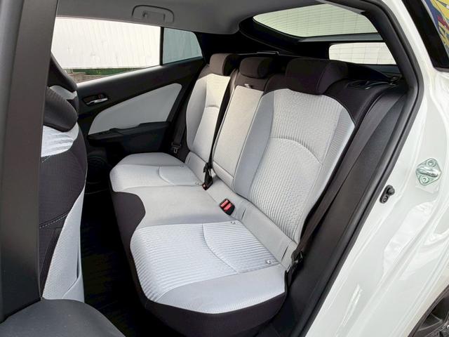 プリウス Ｓセーフティプラス　禁煙／モデリスタフルエアロ／衝突被害軽減システム／レーンアシスト／追従型クルコン／アルパイン７型ナビ／フルセグ／ＣＤ／ＤＶＤ／Ｂｌｕｅｔｏｏｔｈ／バックカメラ／ＬＥＤオートライト／純正アルミ／ＥＴＣ（31枚目）