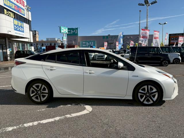 TOYOTA PRIUS A PREMIUM TOURING SELECTION