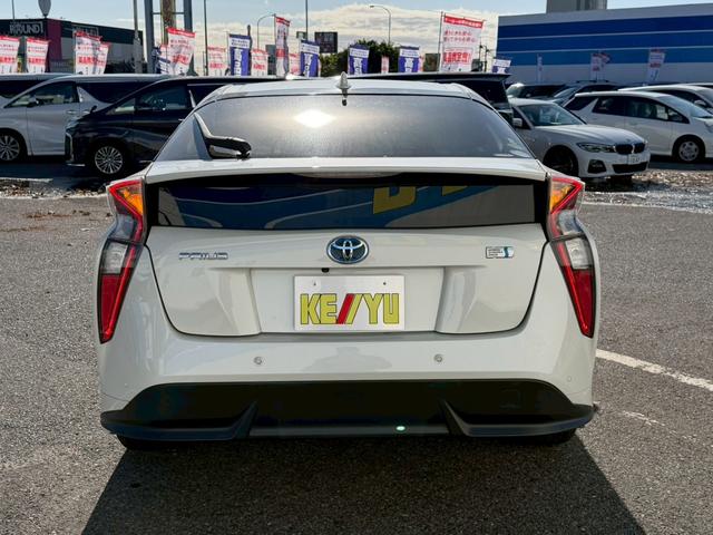 TOYOTA PRIUS A PREMIUM TOURING SELECTION