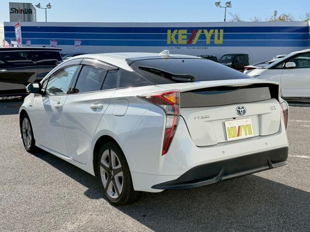 TOYOTA PRIUS A PREMIUM TOURING SELECTION