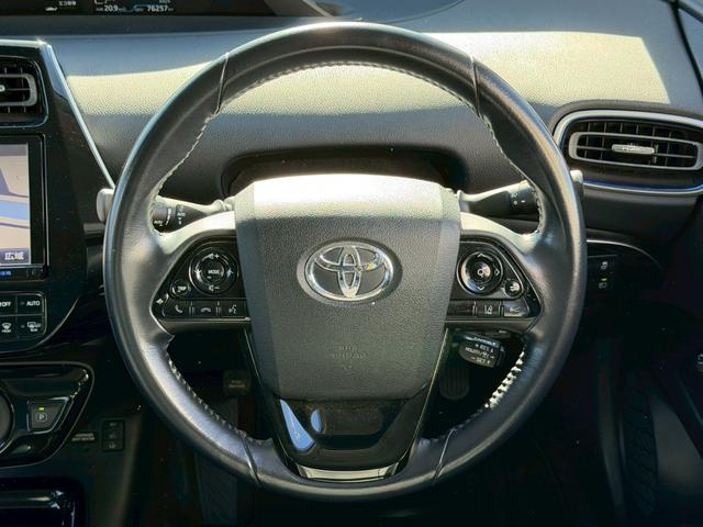 TOYOTA PRIUS A PREMIUM TOURING SELECTION