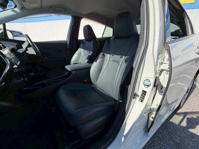 TOYOTA PRIUS A PREMIUM TOURING SELECTION