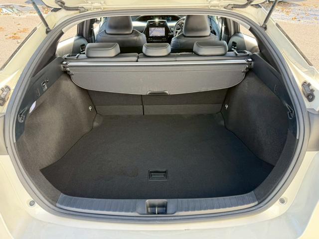 TOYOTA PRIUS A PREMIUM TOURING SELECTION