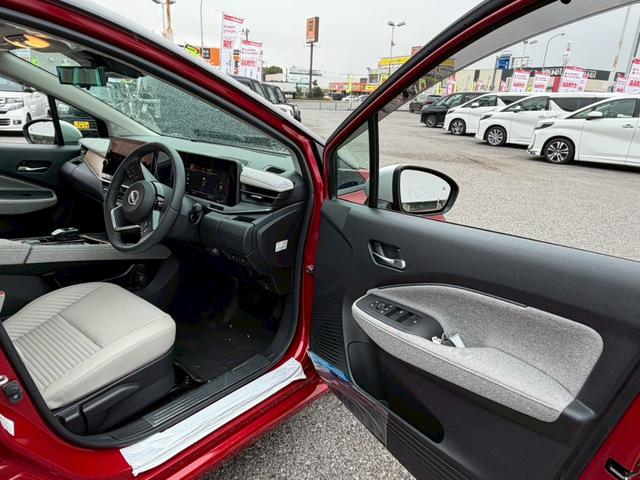 オーラ Ｇ　レザーエディション　禁煙車／ワンオーナー／ＢＯＳＥサウンド／前ドラレコ／ハンドルヒーター／ワイヤレス充電／純正９インチナビ／アラウンドビューモニター／デジタルインナーミラードラレコ／純正１７インチアルミ／ＥＴＣ２．０（31枚目）