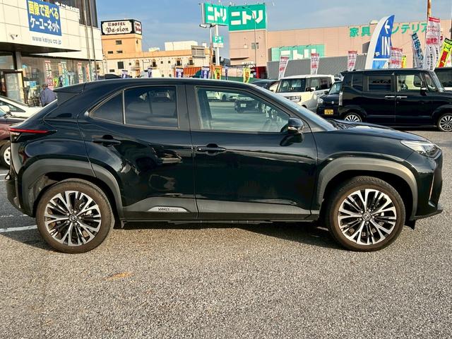 ヤリスクロス ハイブリッドＺ　禁煙／衝突被害軽減システム／　コーナーセンサー／追従型クルコン／純正９型ディスプレイオーディオ／フルセグ／Ｂｌｕｅｔｏｏｔｈ／バックカメラ／ヒータ－付きハーフレザーシート／ステアリングヒーター／ＬＥＤオートライト／ＥＴＣ／保証書（7枚目）