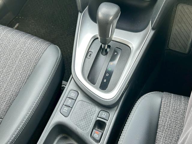 ヤリスクロス ハイブリッドＺ　禁煙／衝突被害軽減システム／　コーナーセンサー／追従型クルコン／純正９型ディスプレイオーディオ／フルセグ／Ｂｌｕｅｔｏｏｔｈ／バックカメラ／ヒータ－付きハーフレザーシート／ステアリングヒーター／ＬＥＤオートライト／ＥＴＣ／保証書（22枚目）