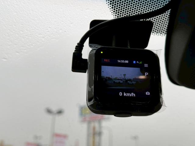 ヴェゼル ハイブリッドＲＳ・ホンダセンシング　禁煙／ドライブレコーダー／衝突被害軽減システム／コーナーセンサー／純正７型ナビ／フルセグ／ＣＤ／ＤＶＤ／Ｂｌｕｅｔｏｏｔｈ／バックカメラ／ヒーター付ハーフレザーシート／ＬＥＤオートライト／ＥＴＣ（13枚目）