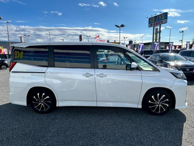 ノア ハイブリッドＳ－Ｚ　☆千葉店仕入☆禁煙／１オーナー／　前後ドラレコ／衝突被害軽減システム／コーナーセンサー／追従型クルコン／純正ナビ／フルセグ／Ｂｌｕｅｔｏｏｔｈ／バックカメラ／両側電動スライド／ハーフレザーシート／純正アルミ／ＥＴＣ２．０／ＡＣ１００Ｖ（7枚目）