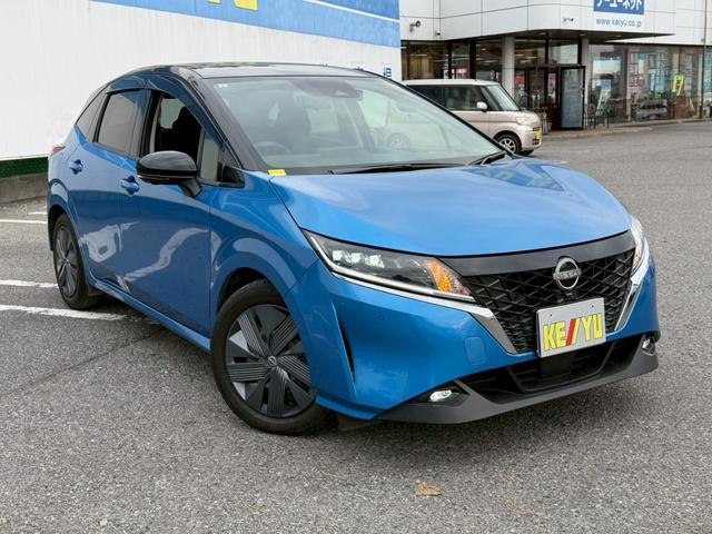 ノート Ｘ　禁煙車／メーカーオプション９インチナビ／フルセグ／ＢＴオーディオ／ビルトインＥＴＣ／アラウンドビューモニター／デジタルインナーミラー／衝突被害軽減システム／レーンキープアシスト／ＢＳＭ／フォグ（6枚目）