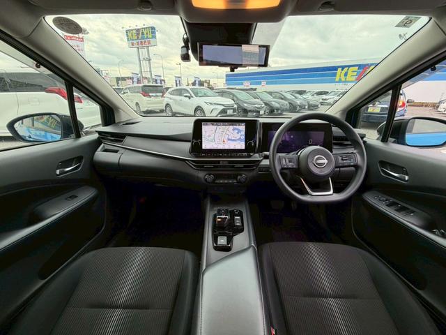 ノート Ｘ　禁煙車／メーカーオプション９インチナビ／フルセグ／ＢＴオーディオ／ビルトインＥＴＣ／アラウンドビューモニター／デジタルインナーミラー／衝突被害軽減システム／レーンキープアシスト／ＢＳＭ／フォグ（13枚目）