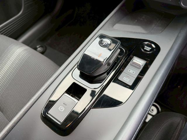 ノート Ｘ　禁煙車／メーカーオプション９インチナビ／フルセグ／ＢＴオーディオ／ビルトインＥＴＣ／アラウンドビューモニター／デジタルインナーミラー／衝突被害軽減システム／レーンキープアシスト／ＢＳＭ／フォグ（24枚目）