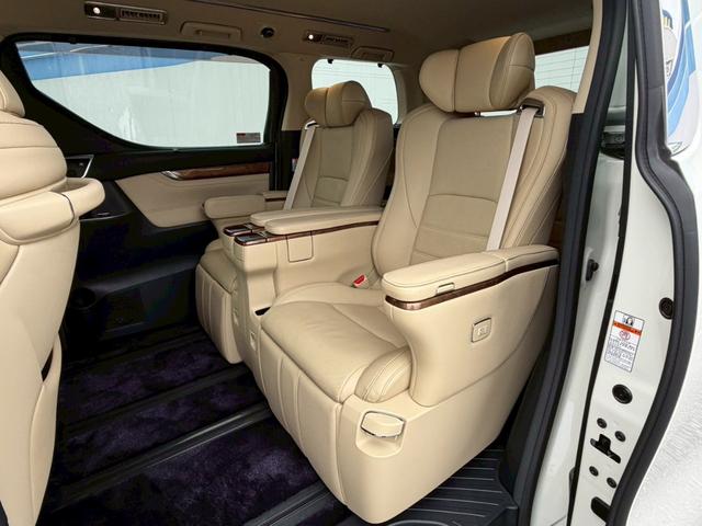 アルファード ３．５エグゼクティブラウンジ　禁煙／モデリスタフルエアロ／　ベージュレザーシート／ＪＢＬサウンド／フリップダウンモニター／全方位カメラ／メーカーオプションナビ／フルセグ／ＣＤ／ＤＶＤ／Ｂｌｕｅｔｏｏｔｈ／衝突被害軽減システム／コーナーセンサー／ＥＴＣ２．０（41枚目）