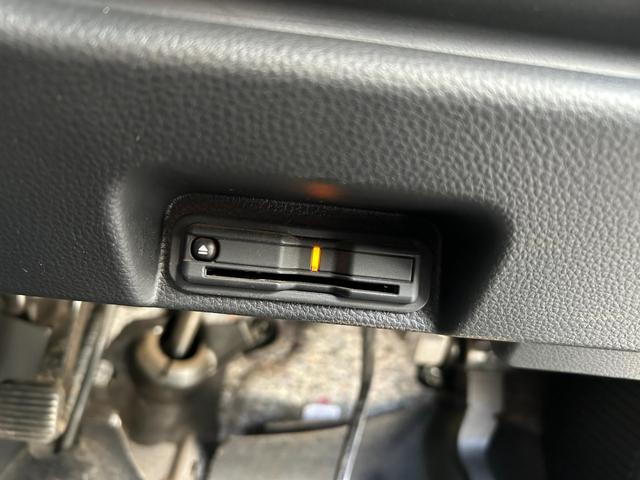 自社陸運局指定工場完備！国家資格を持った整備士による整備。走行に関係の無い所も不具合箇所が有れば修理してご納車致します。ご納車後はもちろん、車検・点検・板金塗装・電装品取付などもお任せください。