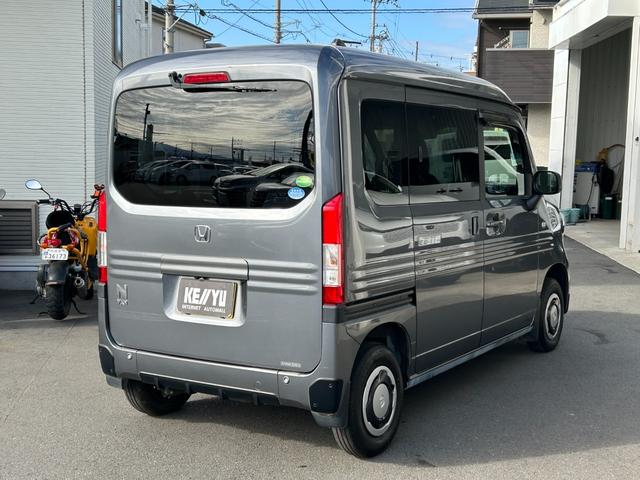 業者によるルームクリーニング実施☆室内の細かい所からエンジンルームまでキレイになった状態でお渡し致します♪