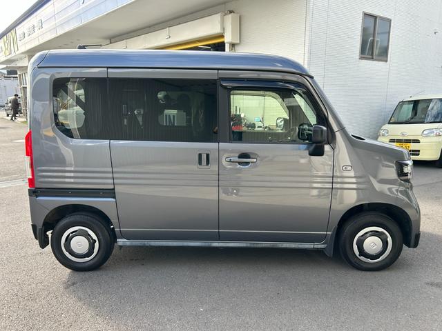 店内のキッズコーナーには人気ゲームや落書きカーコーナー、ＤＶＤをご用意、授乳室も御座います。整備待ち時間でも退屈致しません♪各種お飲み物のご用意、お子様には風船とお菓子をプレゼントしております♪