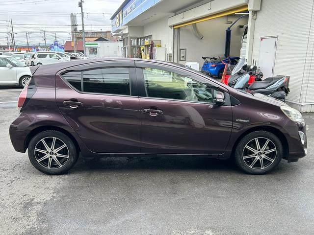 アクア S 2WD■神奈川仕入直販【7型ナビ・バックカメラ・ETC】 中期型/56,650KM/フルセグTV/CD/DVD/BTオーディオ/オートライト/シートヒーター/スマートキー/バイザー/ECO&EVモード/ステリモ/ナノイー/オートAC/電動格納ミラー/保証書/(12枚目)