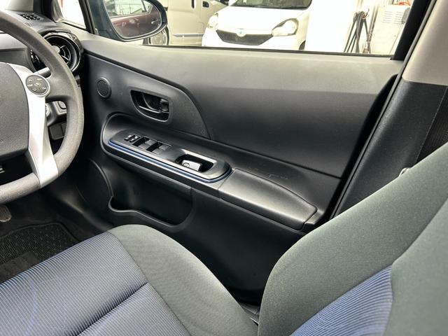 アクア S 2WD■神奈川仕入直販【7型ナビ・バックカメラ・ETC】 中期型/56,650KM/フルセグTV/CD/DVD/BTオーディオ/オートライト/シートヒーター/スマートキー/バイザー/ECO&EVモード/ステリモ/ナノイー/オートAC/電動格納ミラー/保証書/(20枚目)