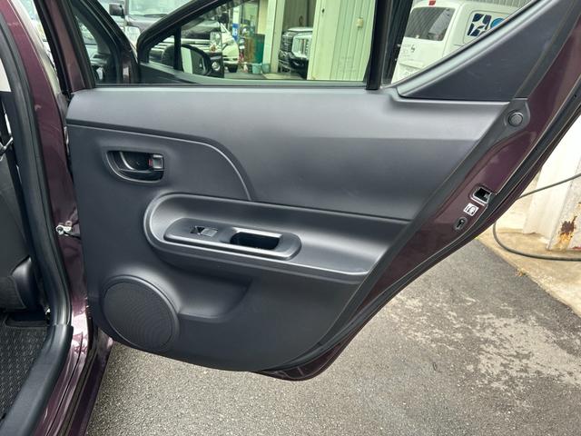 アクア S 2WD■神奈川仕入直販【7型ナビ・バックカメラ・ETC】 中期型/56,650KM/フルセグTV/CD/DVD/BTオーディオ/オートライト/シートヒーター/スマートキー/バイザー/ECO&EVモード/ステリモ/ナノイー/オートAC/電動格納ミラー/保証書/(28枚目)