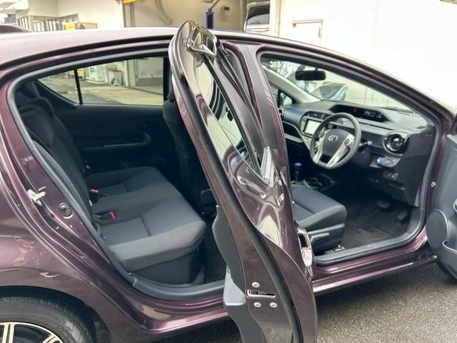 アクア S 2WD■神奈川仕入直販【7型ナビ・バックカメラ・ETC】 中期型/56,650KM/フルセグTV/CD/DVD/BTオーディオ/オートライト/シートヒーター/スマートキー/バイザー/ECO&EVモード/ステリモ/ナノイー/オートAC/電動格納ミラー/保証書/(29枚目)