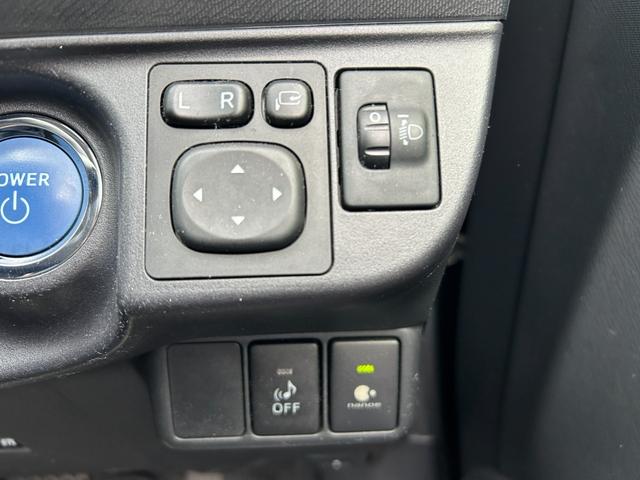 アクア S 2WD■神奈川仕入直販【7型ナビ・バックカメラ・ETC】 中期型/56,650KM/フルセグTV/CD/DVD/BTオーディオ/オートライト/シートヒーター/スマートキー/バイザー/ECO&EVモード/ステリモ/ナノイー/オートAC/電動格納ミラー/保証書/(44枚目)