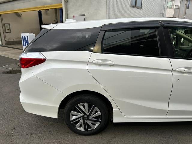 シャトル ハイブリッド ◆【禁煙・社外7型メモリーナビ】 133,739KM/R7年製タイヤ/フルセグ/CD/DVD/ラジオ/HIDライト/スチールホイール/ETC/スマートキー/ヘッドライトレベライザー/横滑り防止/オートエアコン保証書/取扱説明書(14枚目)