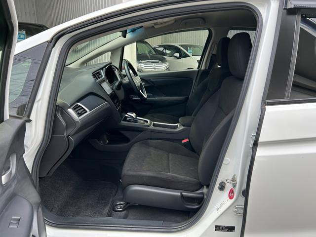 シャトル ハイブリッド ◆【禁煙・社外7型メモリーナビ】 133,739KM/R7年製タイヤ/フルセグ/CD/DVD/ラジオ/HIDライト/スチールホイール/ETC/スマートキー/ヘッドライトレベライザー/横滑り防止/オートエアコン保証書/取扱説明書(31枚目)