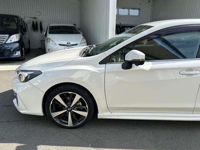 インプレッサスポーツ ２．０ｉ－Ｓアイサイト　◆【禁煙・メーカー８型ナビ・ＥＴＣ】　３３，３２６ＫＭ／フルセグ／ＣＤ／ＤＶＤ／ミュージックサーバー／ＢＴオーディオ／電動シート／ＬＥＤライト／パドルシフト／ドラレコ／ブラインドスポットモニター／レーンアシスト／レーダークルコン（17枚目）