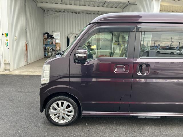 NV100クリッパーリオ G【ダンロップ2022年製造タイヤ・ルーフ凹みあり】 弊社買取直販車/禁煙車/距離32.573キロ/社外ナビ/フルセグ/CD/DVD/BTオーディオ/ETC/両側自動ドア/バックカメラ/HID/フォグ/純正アルミ/保証書/取説/スペアキー/盗難防止装置(21枚目)