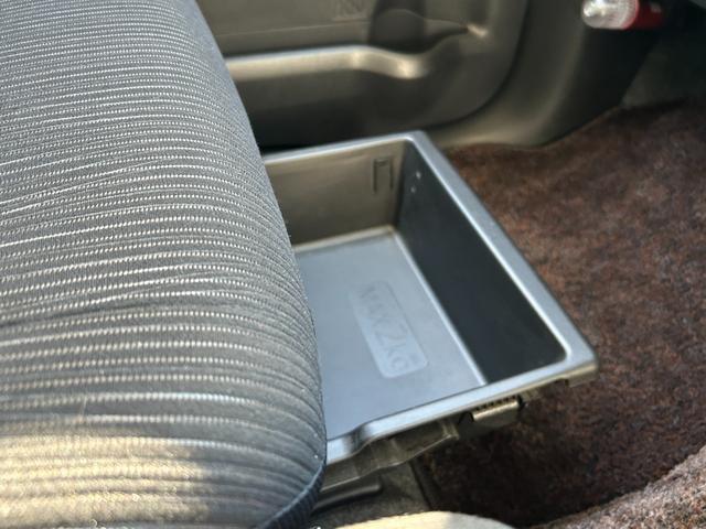 デイズルークス ハイウェイスター X Vセレクション+セーフティII【禁煙】 距離27821キロ/社外7型ナビ/フルセグ/CD/DVD/BTオーディオ/アラウンドビューカメラ/両側自動/HID/フォグ/純正アルミ/衝突被害軽減装置/アイドリングストップ/電格ミラー/リアスポ(46枚目)