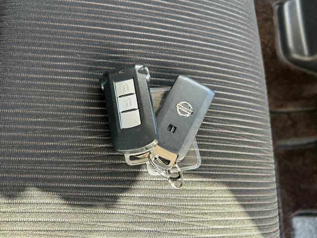 デイズルークス ハイウェイスター X Vセレクション+セーフティII【禁煙】 距離27821キロ/社外7型ナビ/フルセグ/CD/DVD/BTオーディオ/アラウンドビューカメラ/両側自動/HID/フォグ/純正アルミ/衝突被害軽減装置/アイドリングストップ/電格ミラー/リアスポ(63枚目)