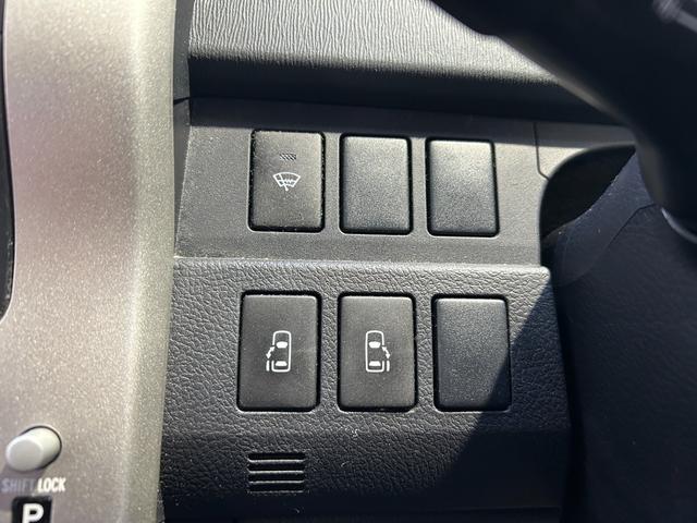 ヴォクシー ZS 煌【後期型・フロントドラレコ】 距離50768キロ/2022年製造/タイヤ/社外7型ナビ/フルセグ/CD/DVD/バックカメラ/両側自動ドア/HID/フォグ/社外アルミ/リアスポ/パドルシフト/スマートキー/ETC/Pスタート(6枚目)