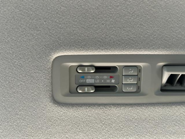 ヴォクシー ZS 煌【後期型・フロントドラレコ】 距離50768キロ/2022年製造/タイヤ/社外7型ナビ/フルセグ/CD/DVD/バックカメラ/両側自動ドア/HID/フォグ/社外アルミ/リアスポ/パドルシフト/スマートキー/ETC/Pスタート(7枚目)